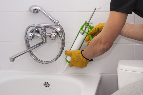 Bathtub Caulking in Barrington