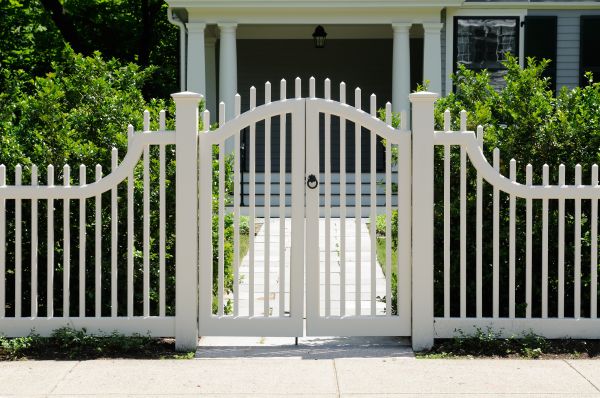 Cost of Gate Hinge Replacement in Barrington