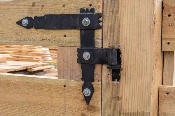 Gate Hinge Adjustment Service